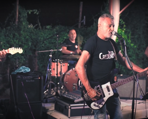 La banda de rock The CredenBeat presenta el videoclip de su nuevo tema 'Maga es así', un homenaje al productor musical del grupo.